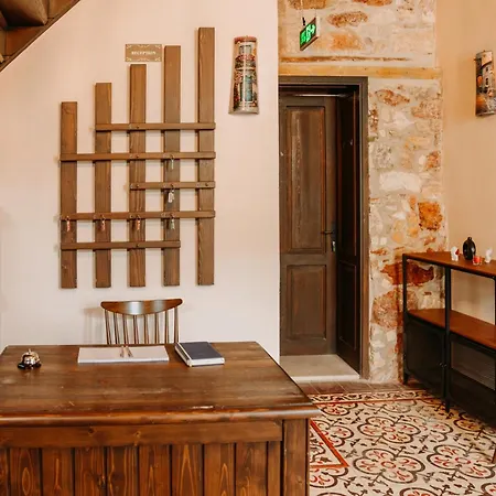 Nill's Stone House מלון